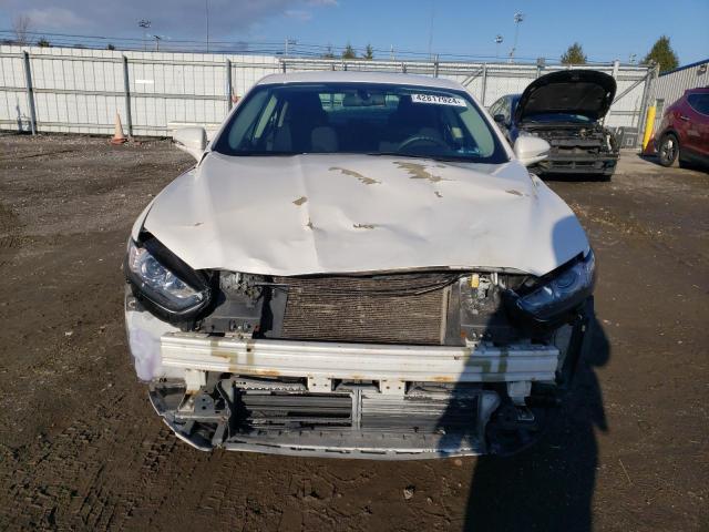 3FA6P0H79GR228375 - 2016 FORD FUSION SE WHITE photo 5