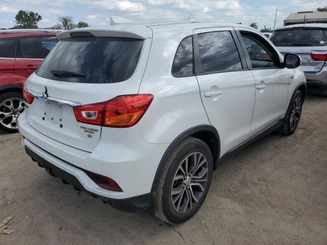 JA4AP3AW7JZ009547 - 2018 MITSUBISHI OUTLANDER ES WHITE photo 3