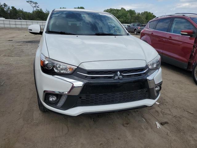 JA4AP3AW7JZ009547 - 2018 MITSUBISHI OUTLANDER ES WHITE photo 5