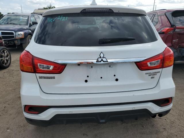 JA4AP3AW7JZ009547 - 2018 MITSUBISHI OUTLANDER ES WHITE photo 6