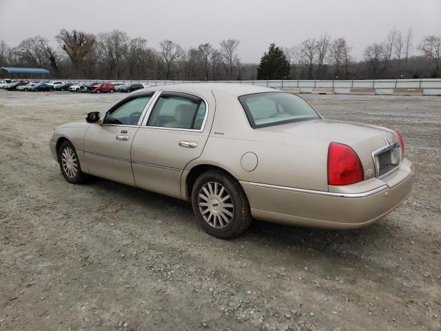 1LNHM81W94Y666317 - 2004 LINCOLN TOWN CAR EXECUTIVE GOLD photo 2