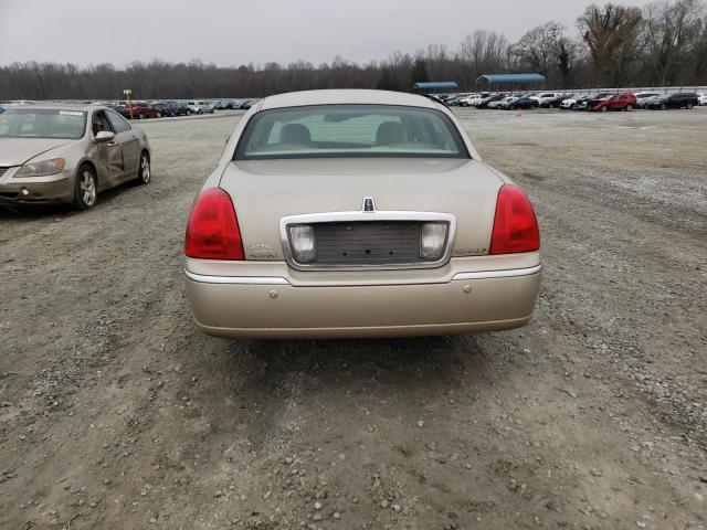 1LNHM81W94Y666317 - 2004 LINCOLN TOWN CAR EXECUTIVE GOLD photo 6