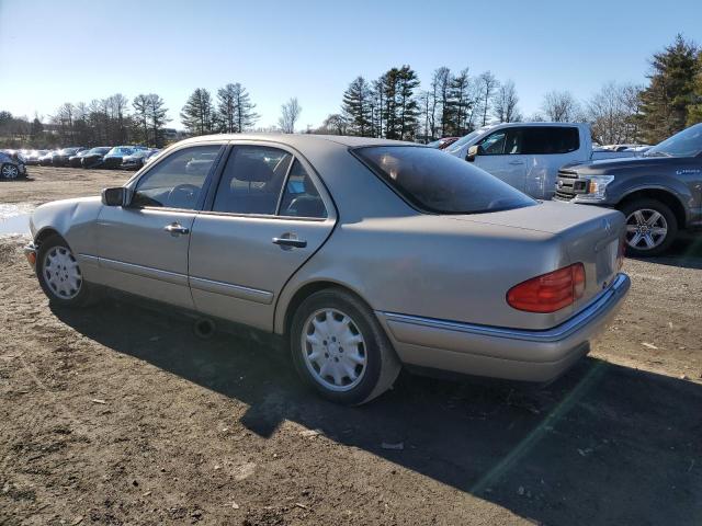 WDBJF65H1XA902812 - 1999 MERCEDES-BENZ E 320 GOLD photo 2