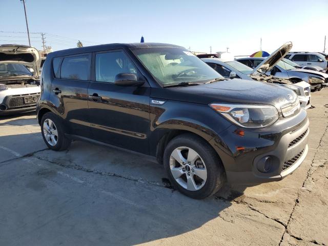 KNDJN2A28H7486206 - 2017 KIA SOUL BLACK photo 4