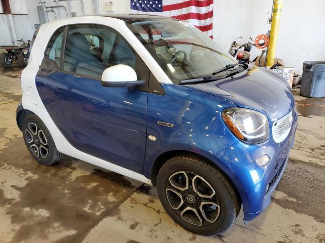 WMEFJ5DA7GK061479 - 2016 SMART FORTWO TWO TONE photo 4