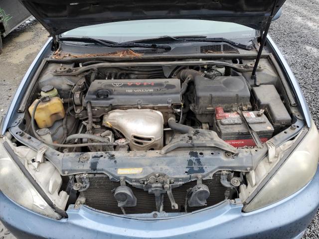 JTDBE32K220012454 - 2002 TOYOTA CAMRY LE BLUE photo 11