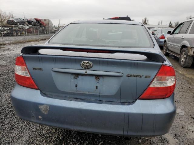 JTDBE32K220012454 - 2002 TOYOTA CAMRY LE BLUE photo 6