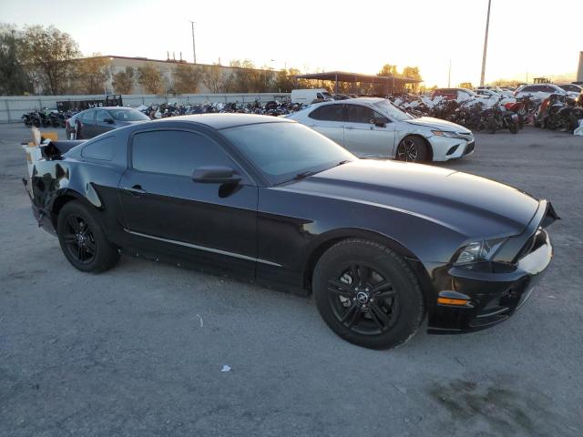 1ZVBP8AM1D5260336 - 2013 FORD MUSTANG BLACK photo 4