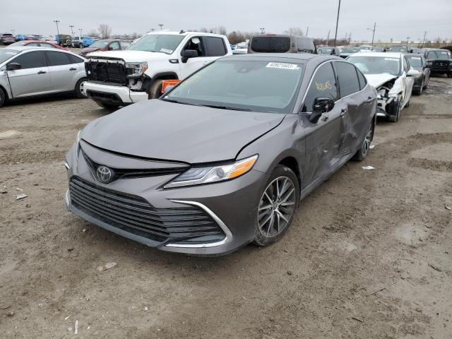 4T1F11BK1PU082184 - 2023 TOYOTA CAMRY XLE GRAY photo 1