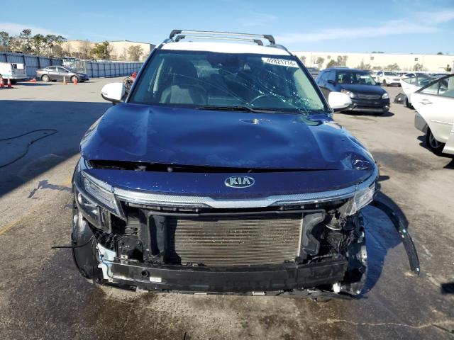 KNDEU2AAXM7211149 - 2021 KIA SELTOS S BLUE photo 5