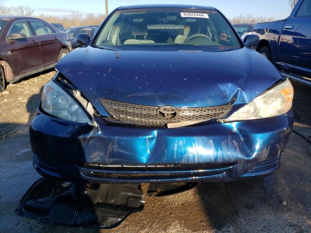 4T1BE32K92U560326 - 2002 TOYOTA CAMRY LE BLUE photo 5