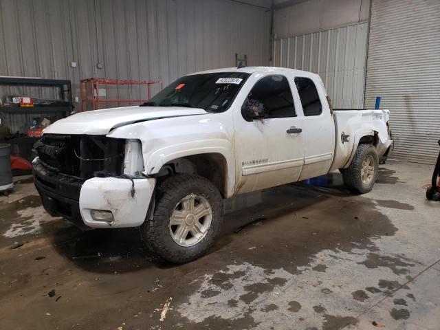 1GCSKSE31AZ124020 - 2010 CHEVROLET SILVERADO K1500 LT WHITE photo 1