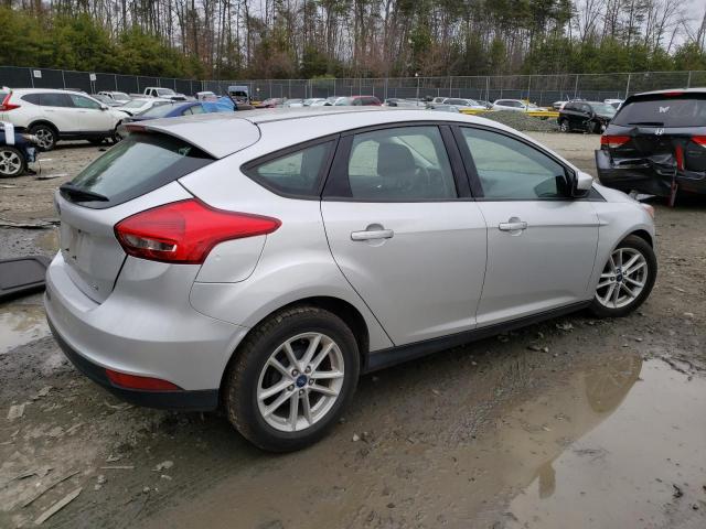 1FADP3K2XJL238943 - 2018 FORD FOCUS SE SILVER photo 3