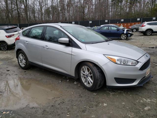 1FADP3K2XJL238943 - 2018 FORD FOCUS SE SILVER photo 4