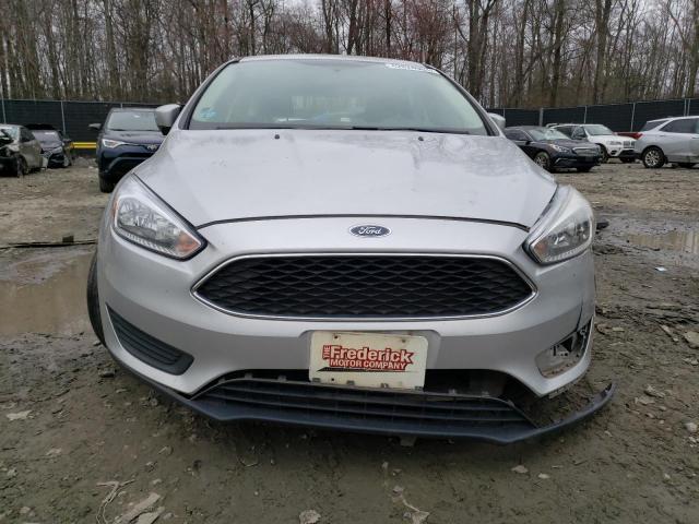 1FADP3K2XJL238943 - 2018 FORD FOCUS SE SILVER photo 5