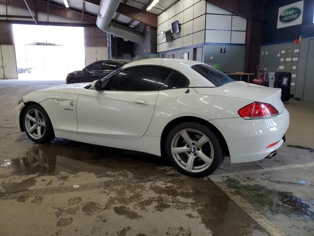 WBALM5C56BE378185 - 2011 BMW Z4 SDRIVE30I WHITE photo 2