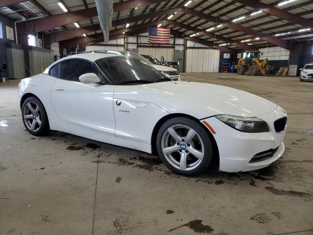 WBALM5C56BE378185 - 2011 BMW Z4 SDRIVE30I WHITE photo 4