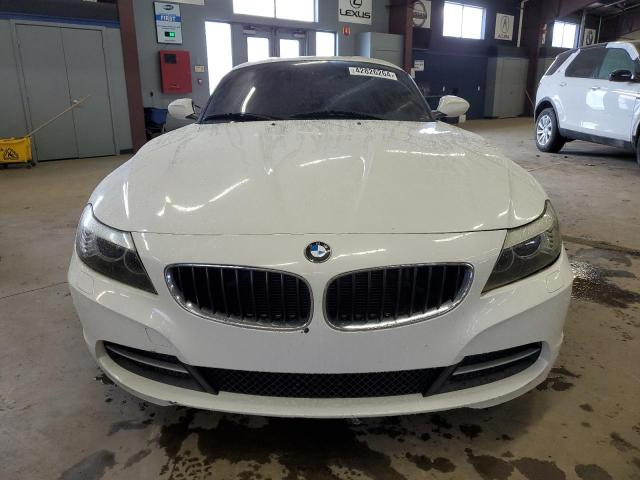 WBALM5C56BE378185 - 2011 BMW Z4 SDRIVE30I WHITE photo 5