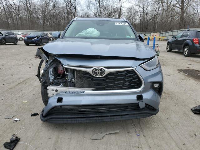 5TDGZRBHXNS238826 - 2022 TOYOTA HIGHLANDER XLE BLUE photo 5
