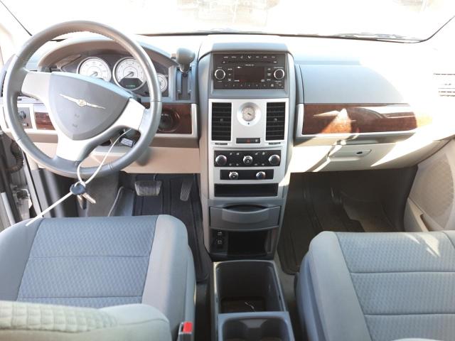 2A8HR54139R665513 - 2009 CHRYSLER TOWN & COU TOURING ვერცხლისფერი ფოტო 8