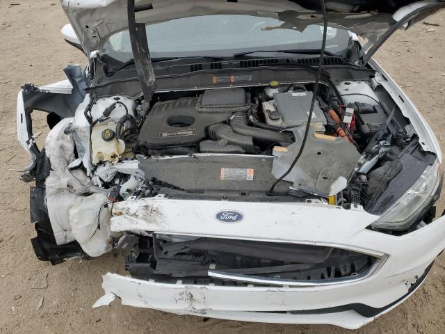 3FA6P0LU2KR240163 - 2019 FORD FUSION SE WHITE photo 11