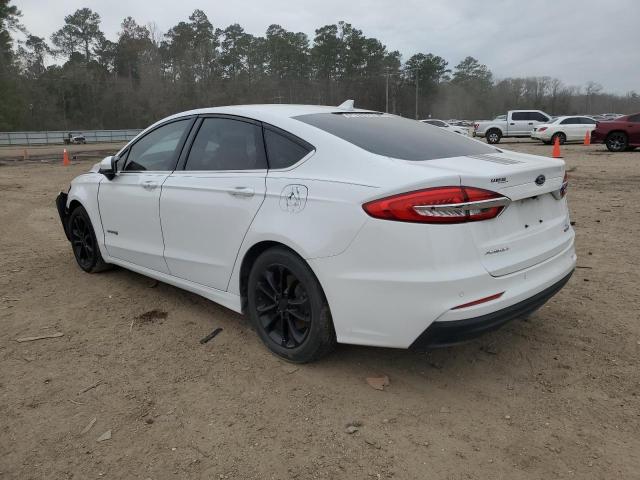 3FA6P0LU2KR240163 - 2019 FORD FUSION SE WHITE photo 2