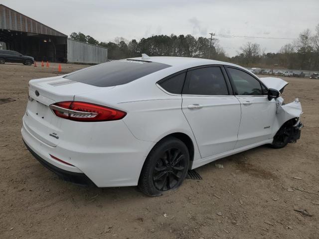 3FA6P0LU2KR240163 - 2019 FORD FUSION SE WHITE photo 3