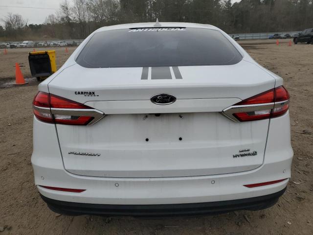 3FA6P0LU2KR240163 - 2019 FORD FUSION SE WHITE photo 6