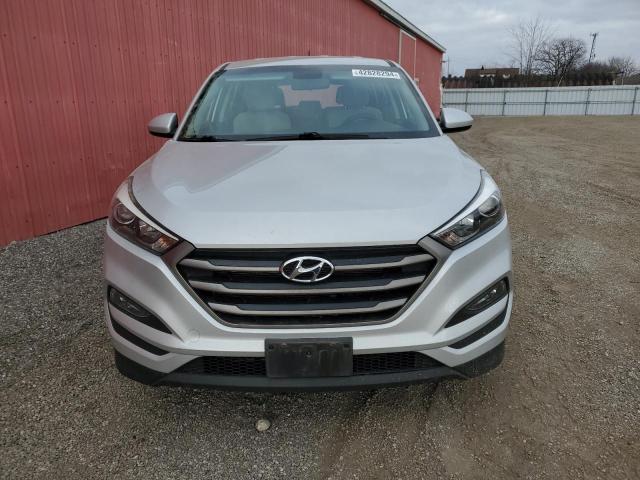 KM8J23A44GU108119 - 2016 HYUNDAI TUCSON SE SILVER photo 5