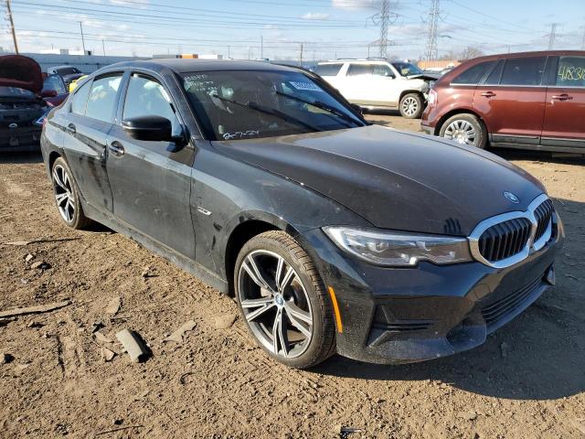 3MW5P9J07N8C65626 - 2022 BMW 330XE BLACK photo 4