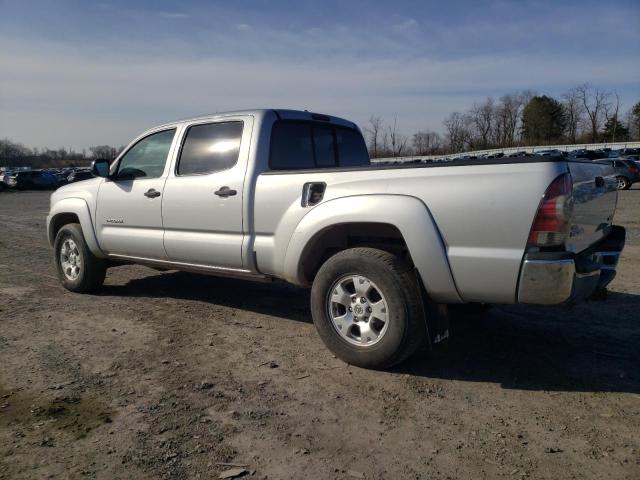 3TMMU4FN3AM020970 - 2010 TOYOTA TACOMA DOUBLE CAB LONG BED SILVER photo 2