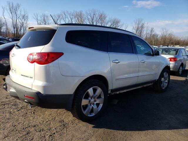 1GNKVLED8BJ295358 - 2011 CHEVROLET TRAVERSE L WHITE photo 3