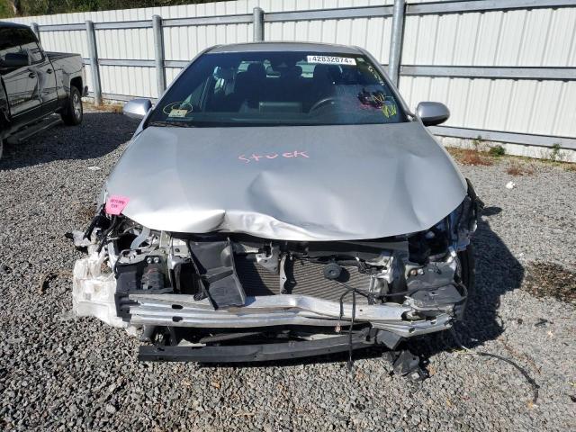 5YFP4MCEXMP072269 - 2021 TOYOTA COROLLA SE SILVER photo 5