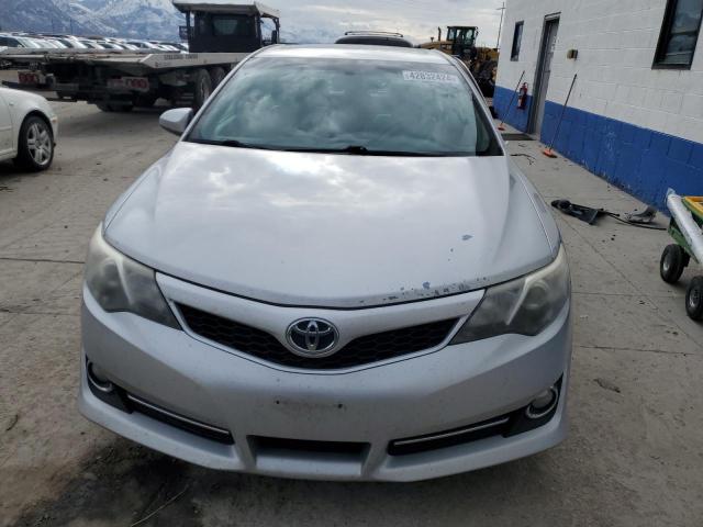 4T1BF1FK1CU572192 - 2012 TOYOTA CAMRY BASE SILVER photo 5