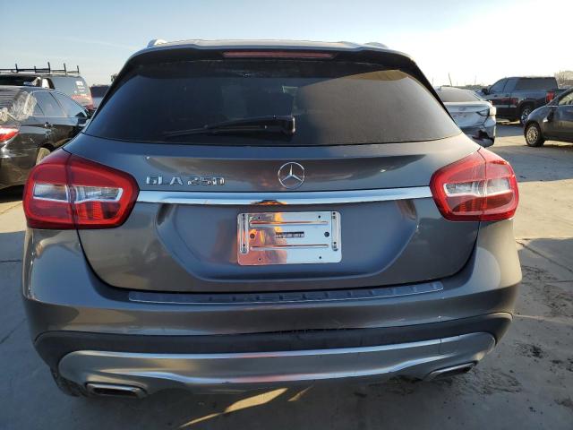 WDCTG4EB3GJ227272 - 2016 MERCEDES-BENZ GLA 250 GRAY photo 6