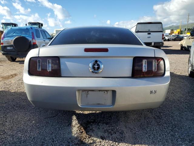 1ZVHT80NX75259352 - 2007 FORD MUSTANG SILVER photo 6