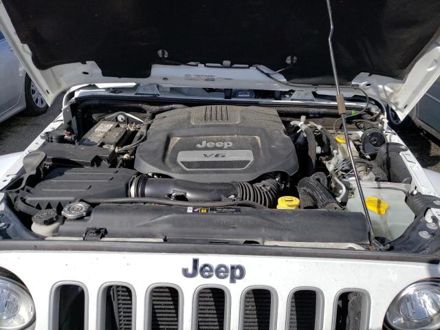 1C4BJWEG5JL926263 - 2018 JEEP WRANGLER U SAHARA WHITE photo 12
