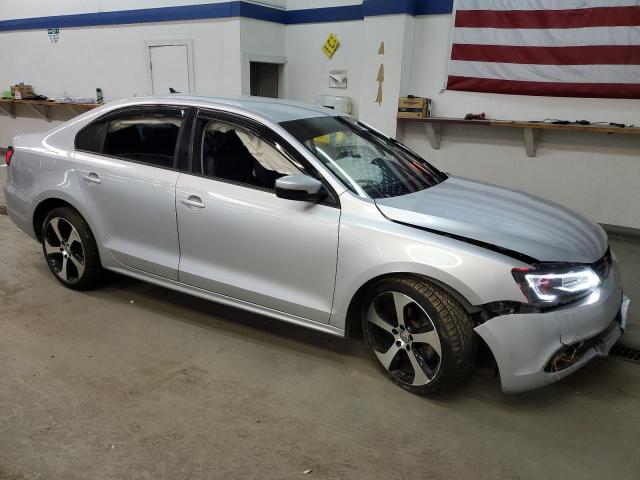 3VWD17AJ7EM288342 - 2014 VOLKSWAGEN JETTA SE SILVER photo 4