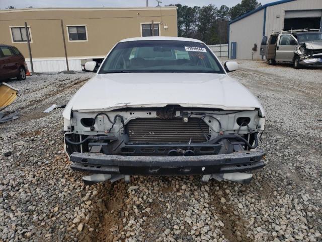 2FAFP73W2YX149544 - 2000 FORD CROWN VICT WHITE photo 5