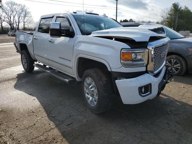 1GT12UEY5HF114119 - 2017 GMC SIERRA K2500 DENALI WHITE photo 4