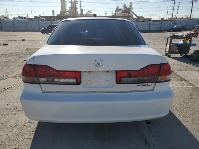 1HGCG66511A120711 - 2001 HONDA ACCORD LX WHITE photo 6