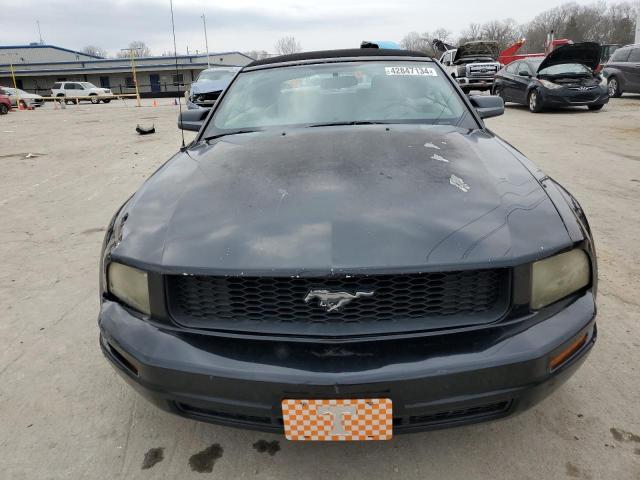 1ZVFT84N555187247 - 2005 FORD MUSTANG BLACK photo 5