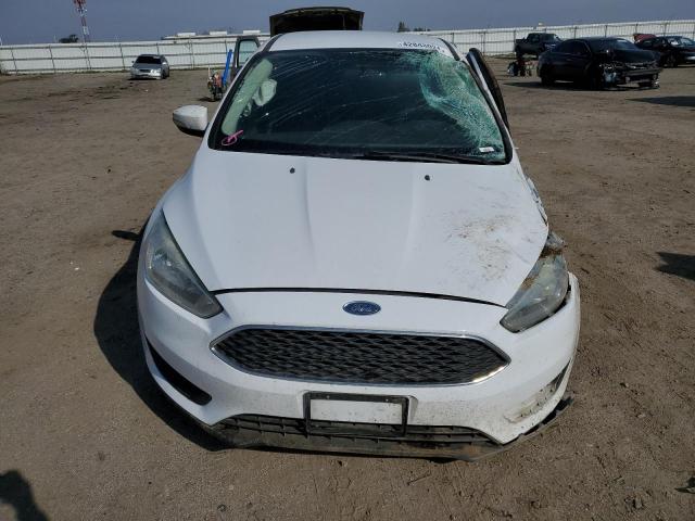 1FADP3F24HL285387 - 2017 FORD FOCUS SE WHITE photo 5