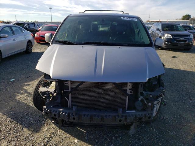 2C4RC1BG4ER443862 - 2014 CHRYSLER TOWN & COU TOURING ვერცხლისფერი ფოტო 5