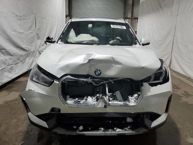 WBX73EF0XP5W97106 - 2023 BMW X1 XDRIVE28I WHITE photo 5