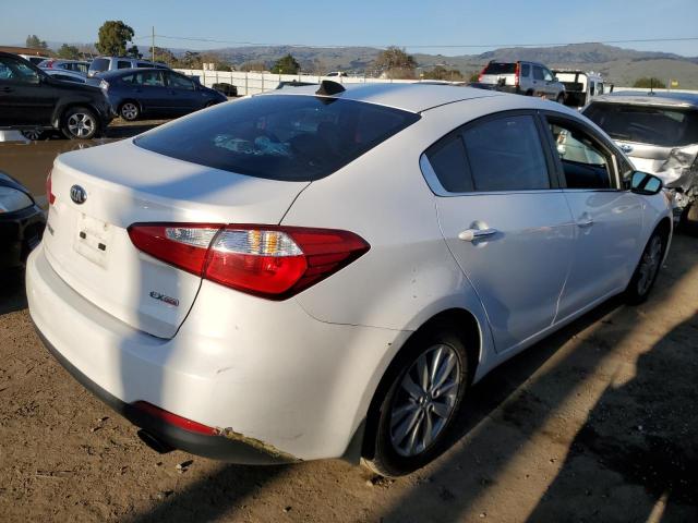 KNAFX4A89E5113132 - 2014 KIA FORTE EX WHITE photo 3