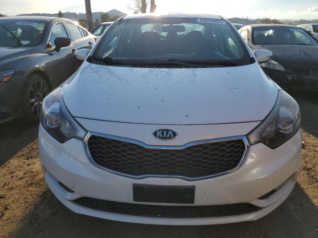 KNAFX4A89E5113132 - 2014 KIA FORTE EX WHITE photo 5