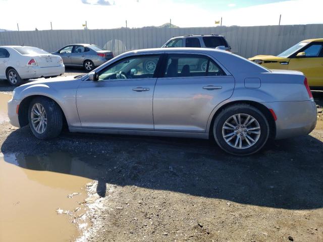 2C3CCAAG7HH552290 - 2017 CHRYSLER 300 LIMITED SILVER photo 2