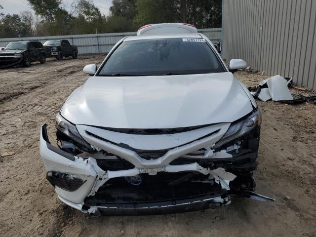 4T1K31AK6NU598337 - 2022 TOYOTA CAMRY XSE WHITE photo 5