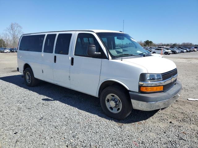 1GAZG1FG2F1172247 - 2015 CHEVROLET EXPRESS G3 LT WHITE photo 4